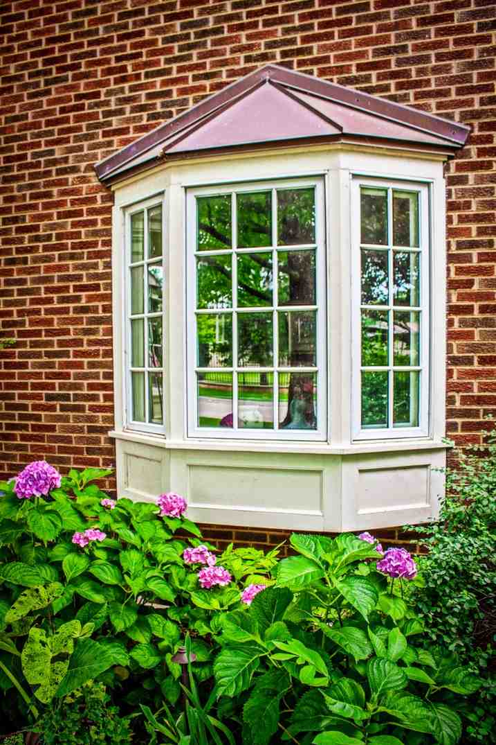 Modern Bay Window Design Enhancing Curb Appeal and Interior Comfort in the NYC Metro Area