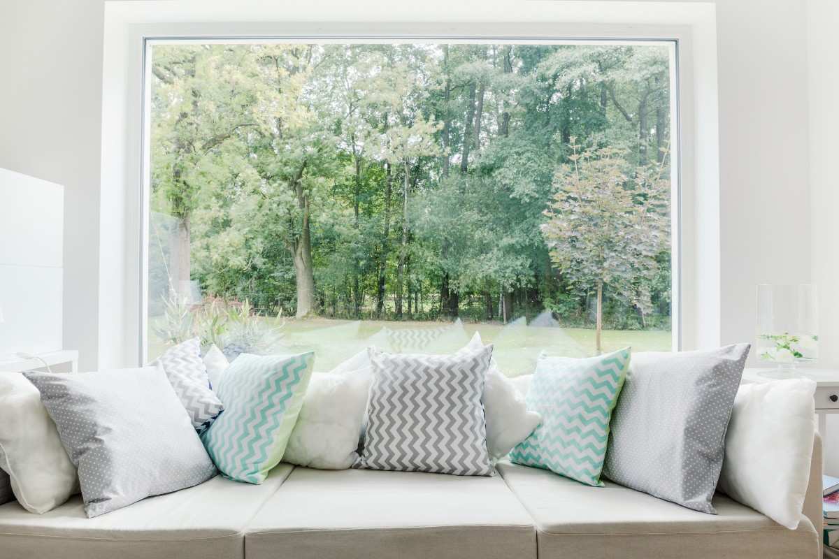 modern-picture-window-design | Panoramic Picture Window Maximizing Natural Light Indoors in NYC Metro Area Homes